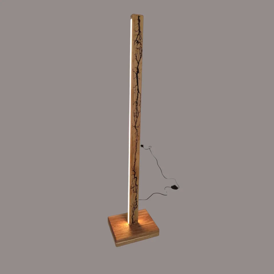 Friesenlicht Feodora Stehlampe Eiche 5000 lm dimmbar