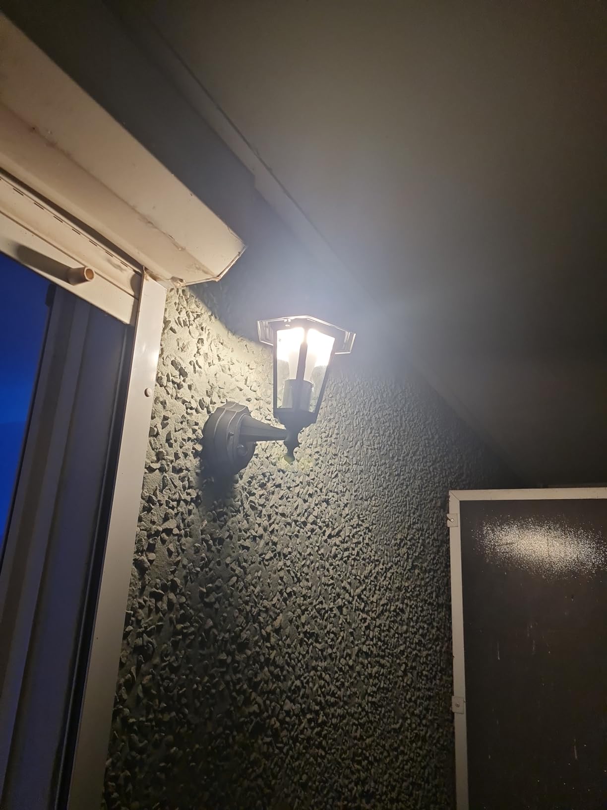 Hoftronic Huron Wandleuchte außen E27 schwarz mit Sensor