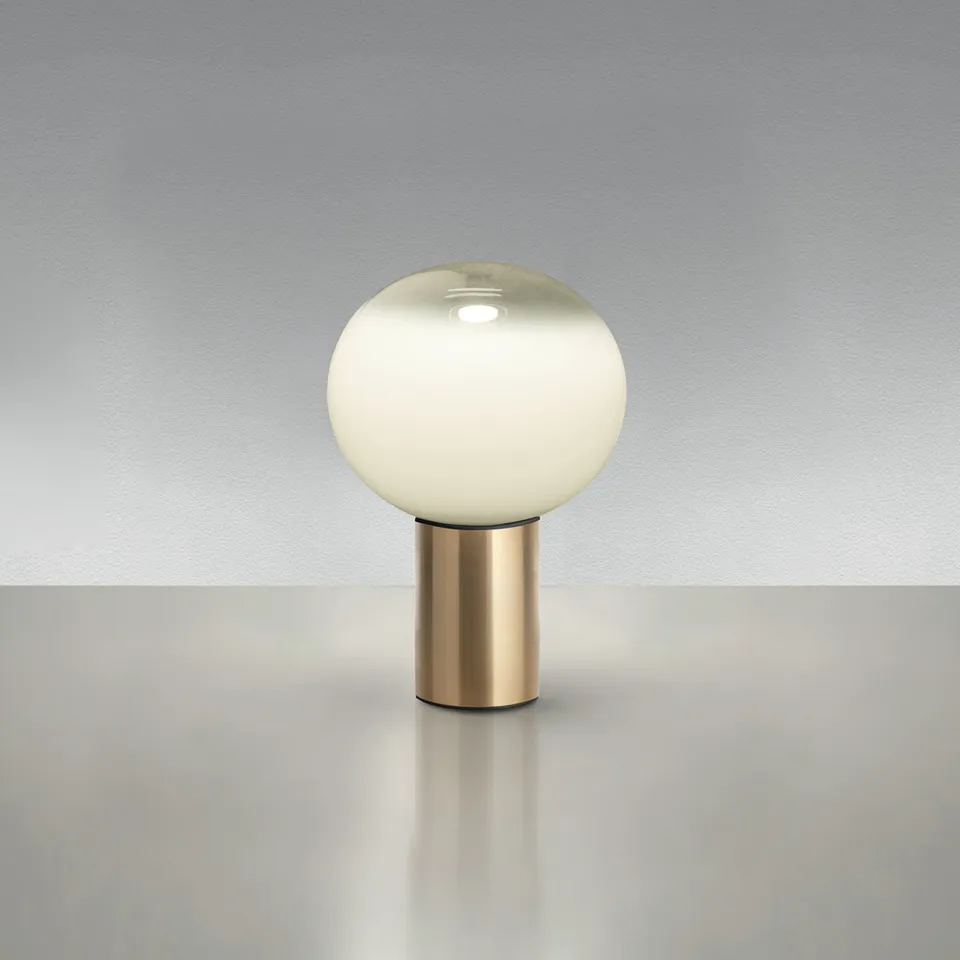 Artemide Laguna Tischleuchte 16 Messing Glaskugel